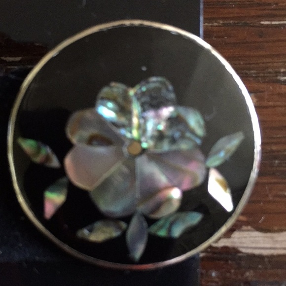 Mother of Pearl inlaid pierced earrings - Picture 2 of 5